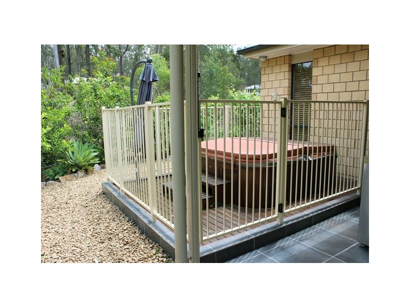 82 Chestnut Drive, Pine Mountain QLD 4306