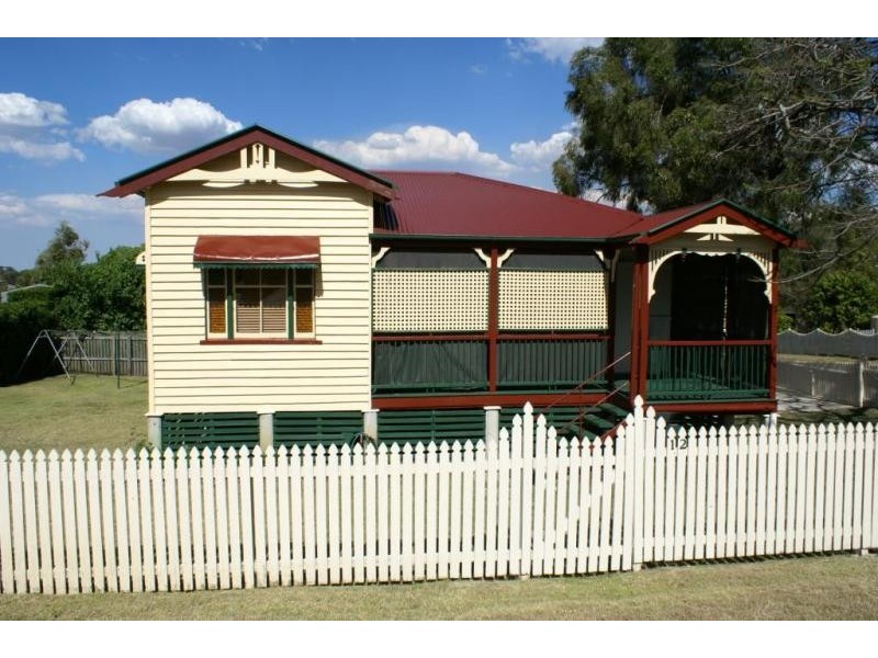 12 Whitehill Road, Newtown QLD 4305