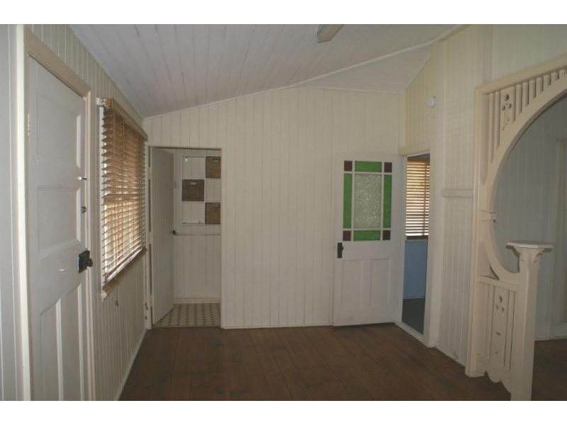 12 Whitehill Road, Newtown QLD 4305