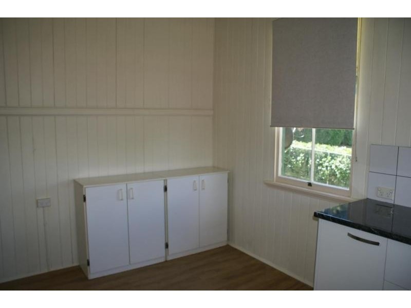 12 Whitehill Road, Newtown QLD 4305