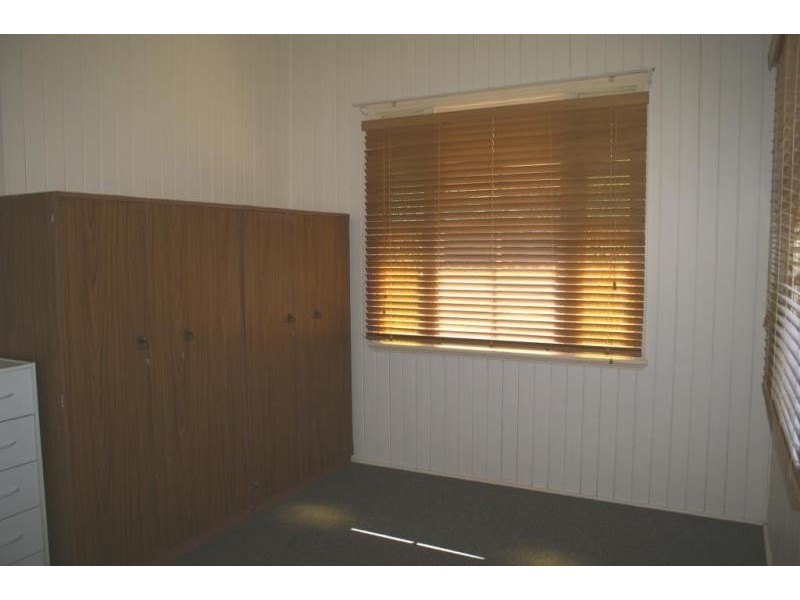 12 Whitehill Road, Newtown QLD 4305