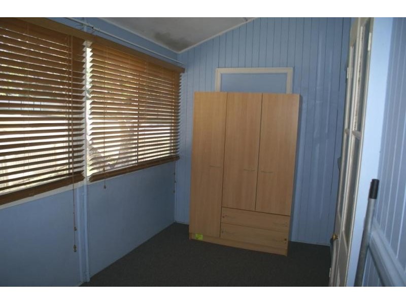 12 Whitehill Road, Newtown QLD 4305