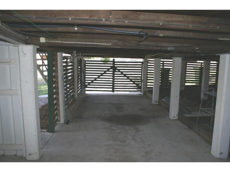 12 Whitehill Road, Newtown QLD 4305