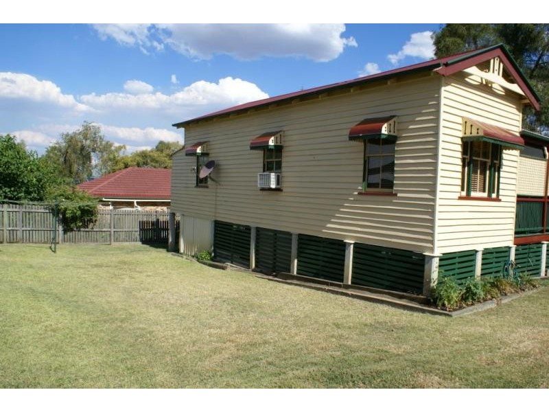 12 Whitehill Road, Newtown QLD 4305