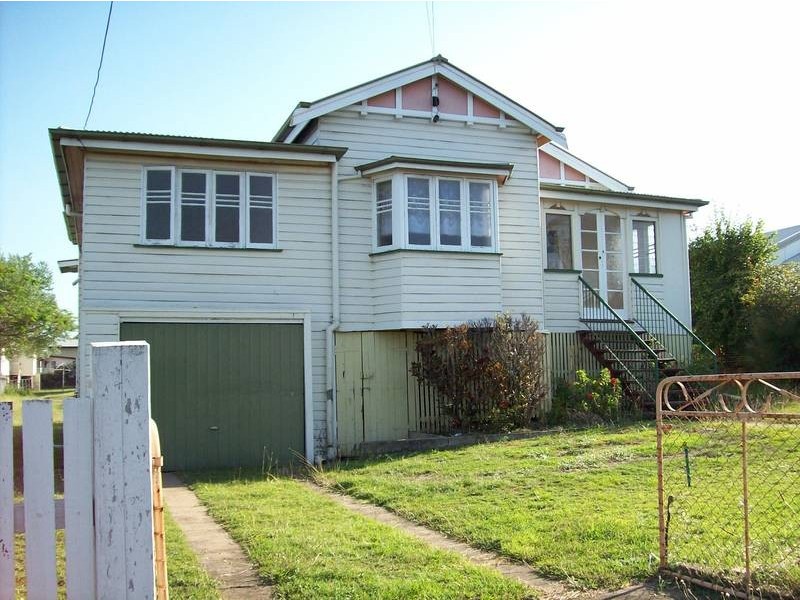 111 Brisbane Road, Booval QLD 4304
