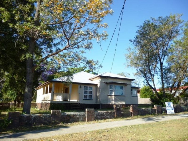 12 Griffiths Road, Eastern Heights QLD 4305