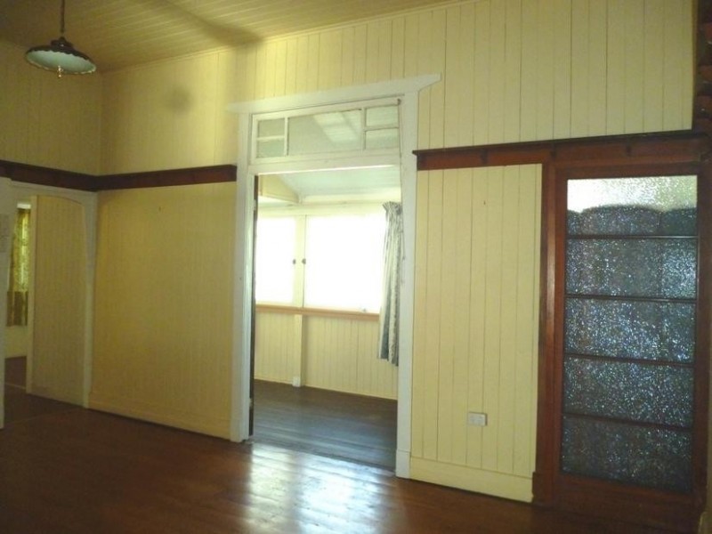 12 Griffiths Road, Eastern Heights QLD 4305