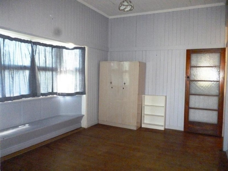 12 Griffiths Road, Eastern Heights QLD 4305