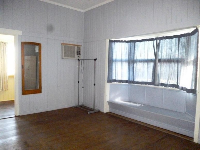 12 Griffiths Road, Eastern Heights QLD 4305