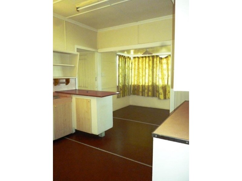12 Griffiths Road, Eastern Heights QLD 4305