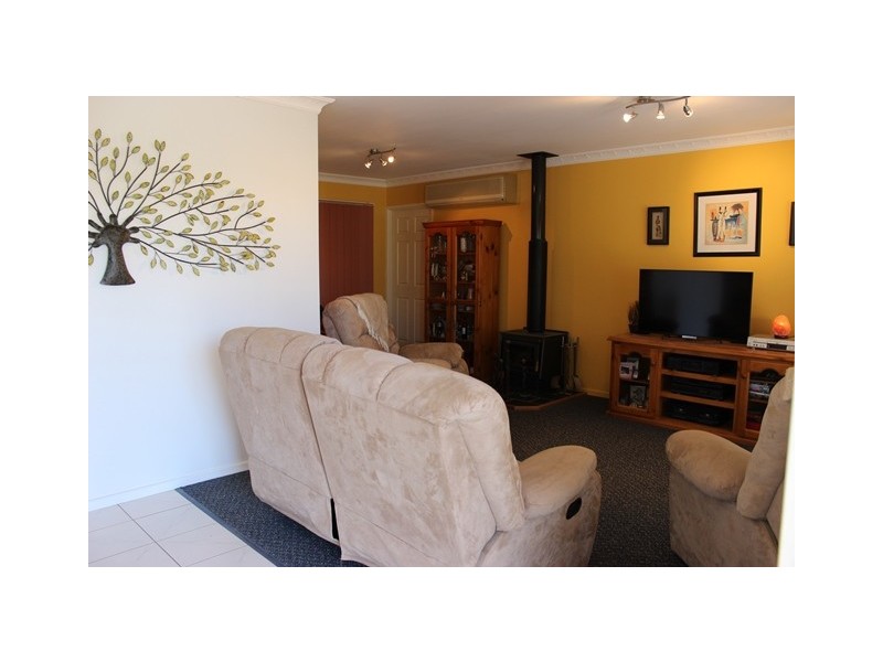 33 Burgess Street, Raceview QLD 4305