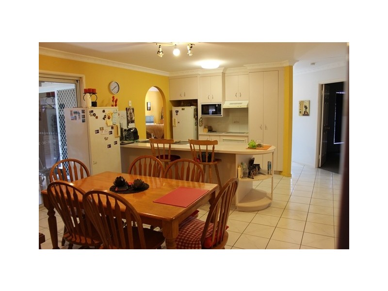 33 Burgess Street, Raceview QLD 4305