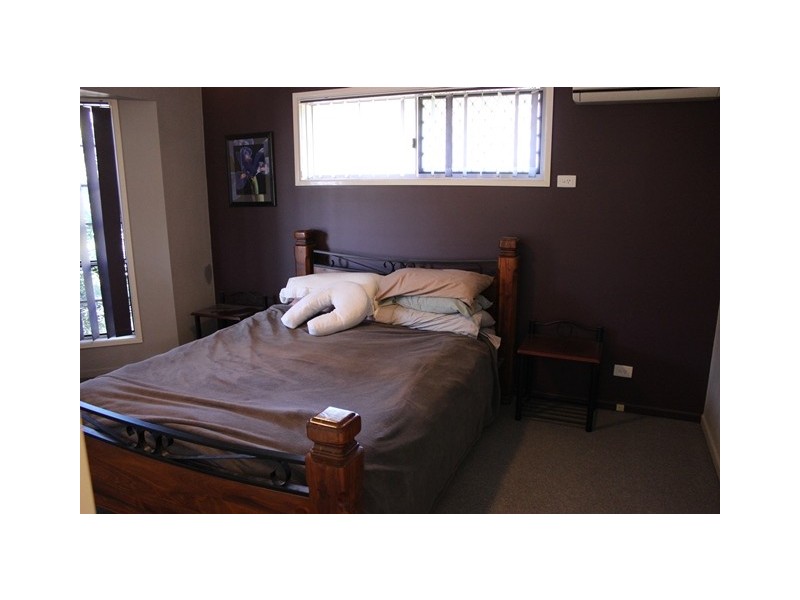 33 Burgess Street, Raceview QLD 4305