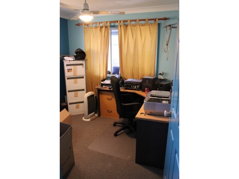 33 Burgess Street, Raceview QLD 4305