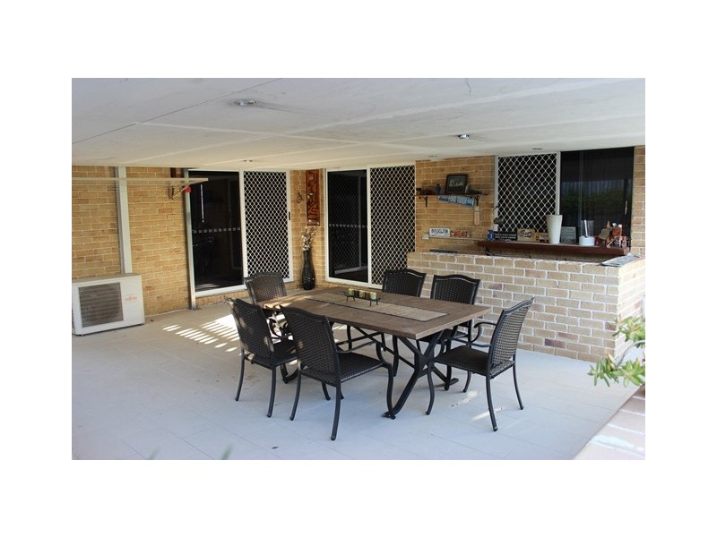 33 Burgess Street, Raceview QLD 4305