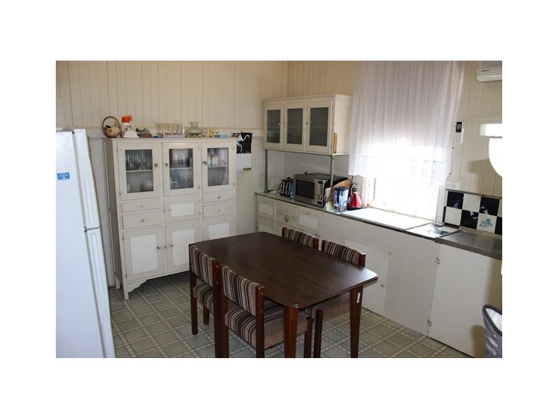 1 Coronation Street, East Ipswich QLD 4305