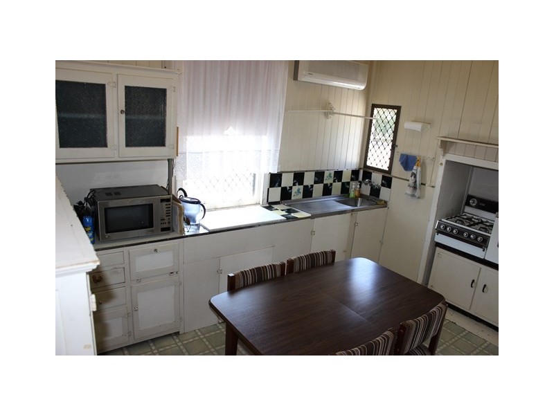 1 Coronation Street, East Ipswich QLD 4305