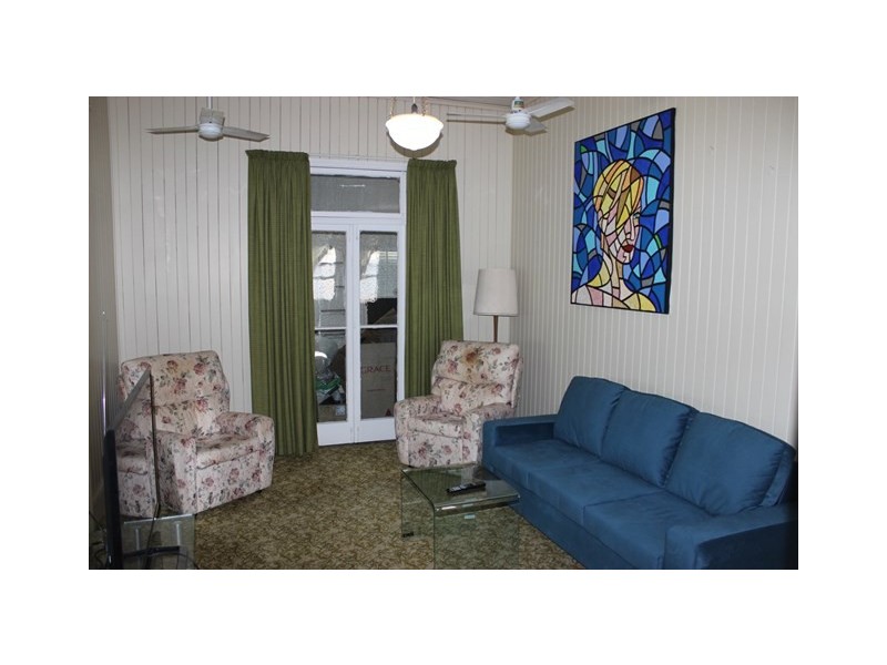 1 Coronation Street, East Ipswich QLD 4305