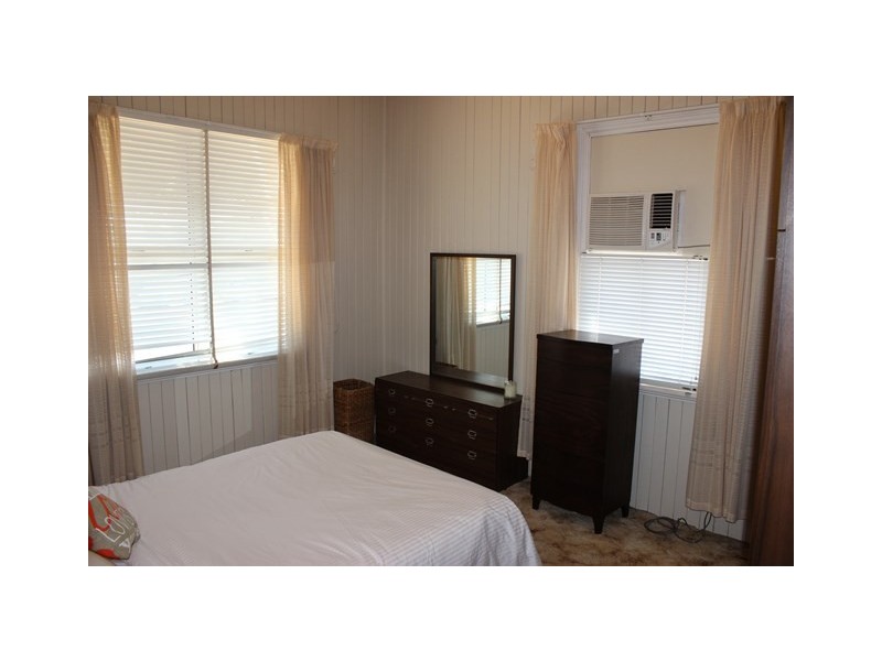 1 Coronation Street, East Ipswich QLD 4305