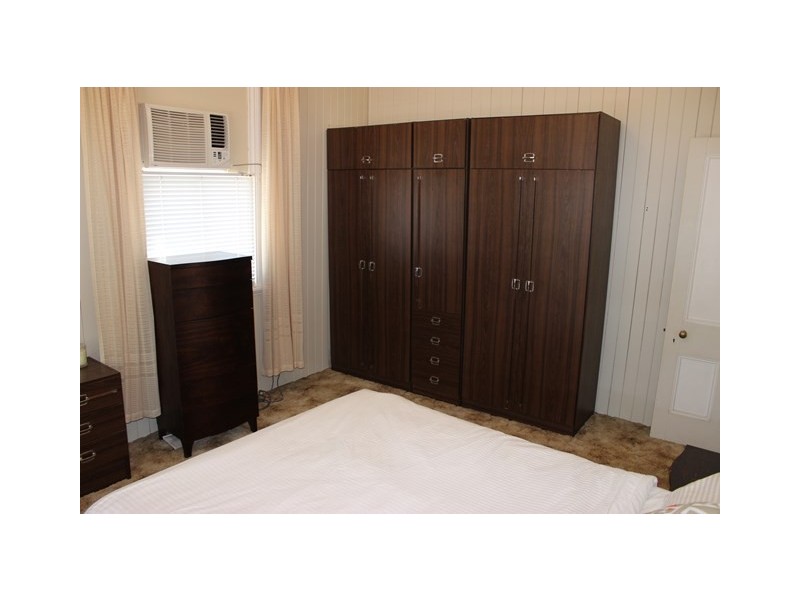 1 Coronation Street, East Ipswich QLD 4305