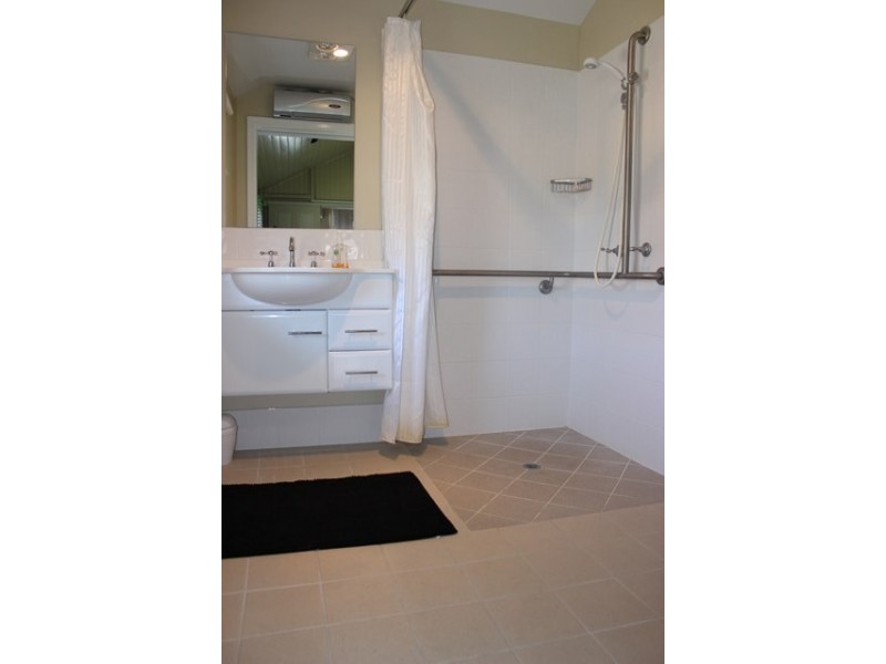 1 Coronation Street, East Ipswich QLD 4305