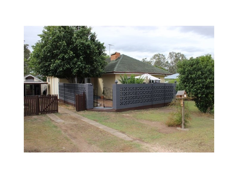 17 Phillip Street, One Mile QLD 4305