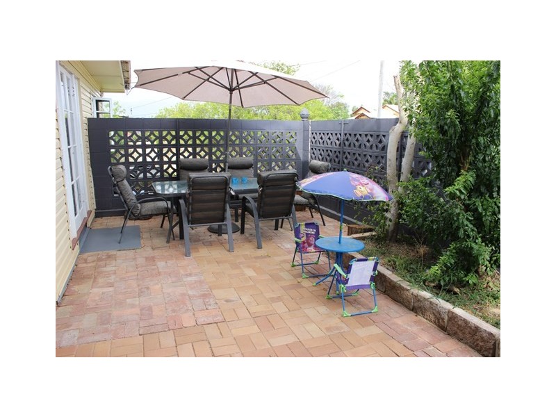 17 Phillip Street, One Mile QLD 4305