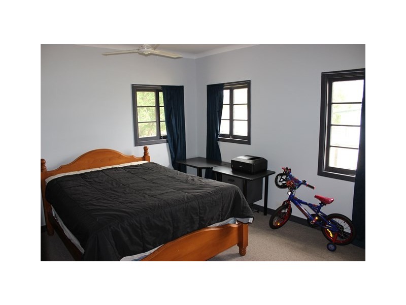 17 Phillip Street, One Mile QLD 4305