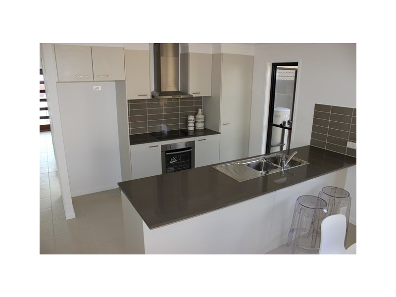 12 Rosemary Street, Deebing Heights QLD 4306