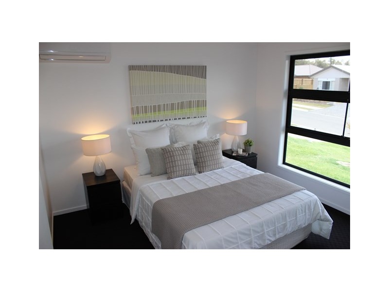 12 Rosemary Street, Deebing Heights QLD 4306