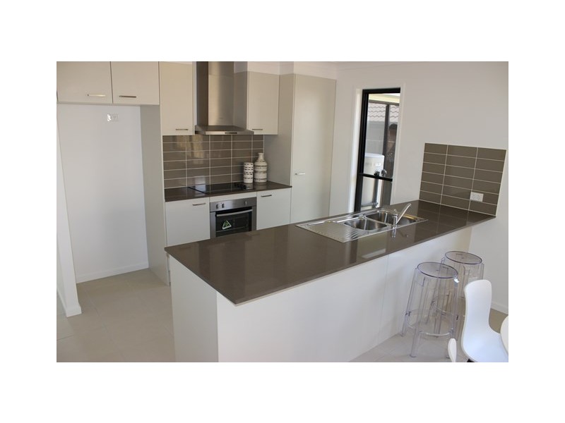 12 Rosemary Street, Deebing Heights QLD 4306