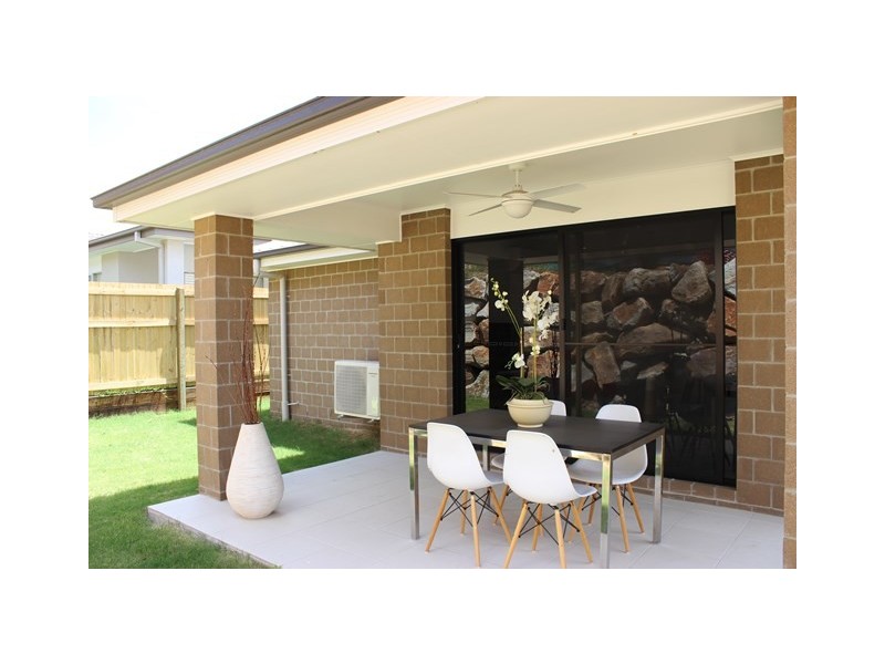 12 Rosemary Street, Deebing Heights QLD 4306