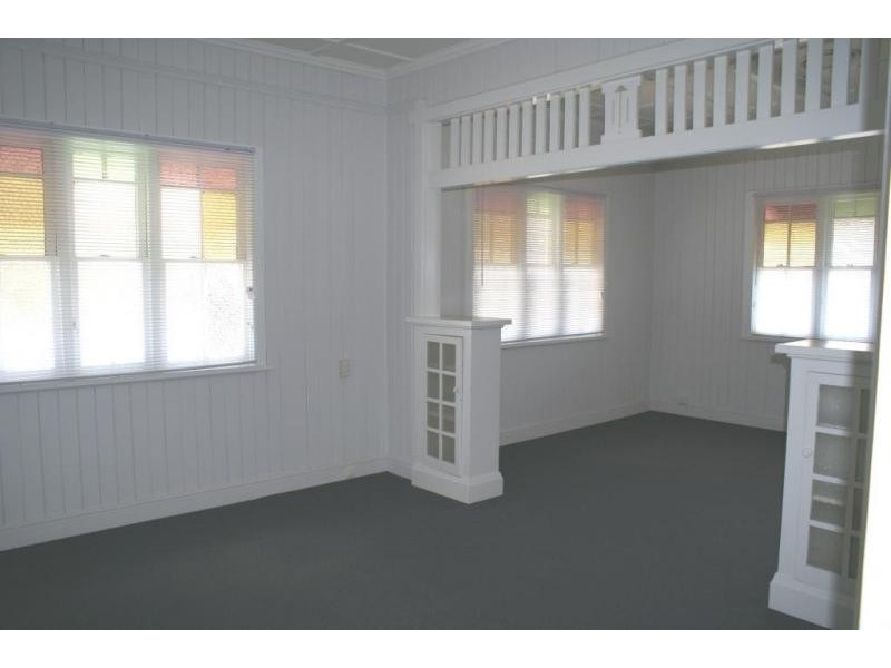 73 Brisbane Road, Newtown QLD 4305