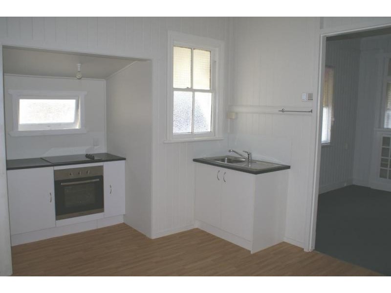 73 Brisbane Road, Newtown QLD 4305