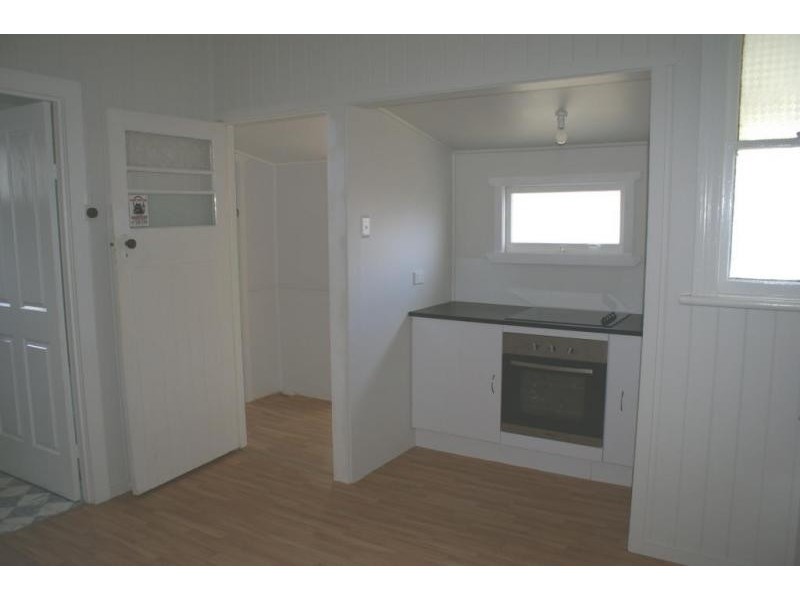 73 Brisbane Road, Newtown QLD 4305