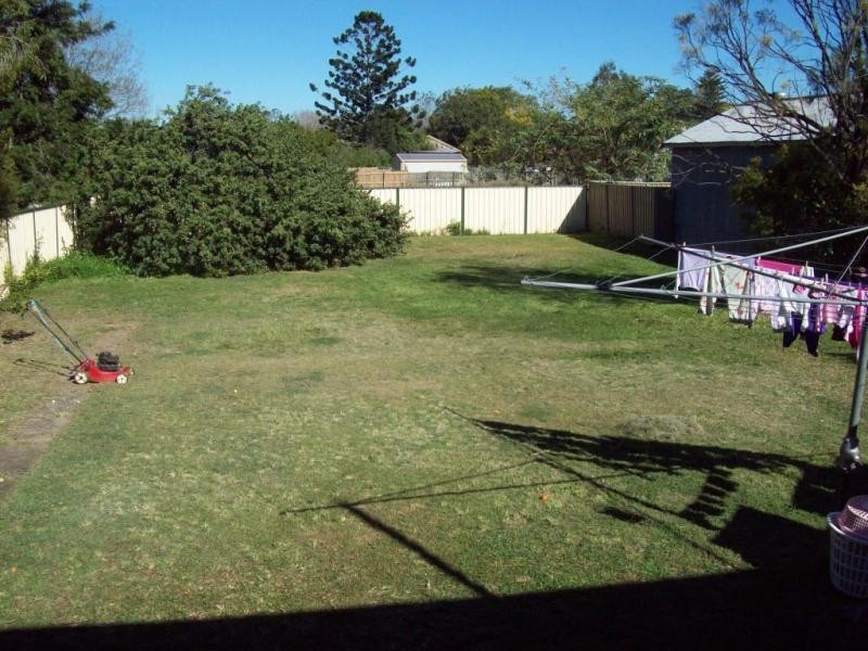 9 Shine Street, One Mile QLD 4305