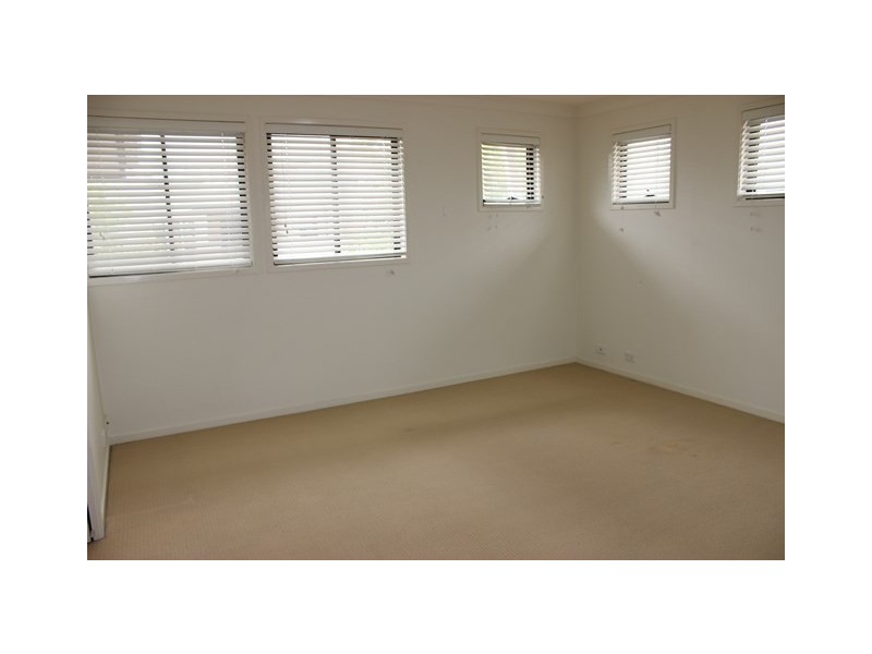 74 Greenway Circuit, Mount Ommaney QLD 4074