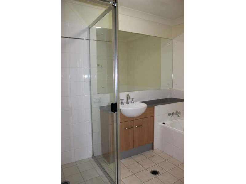 74 Greenway Circuit, Mount Ommaney QLD 4074