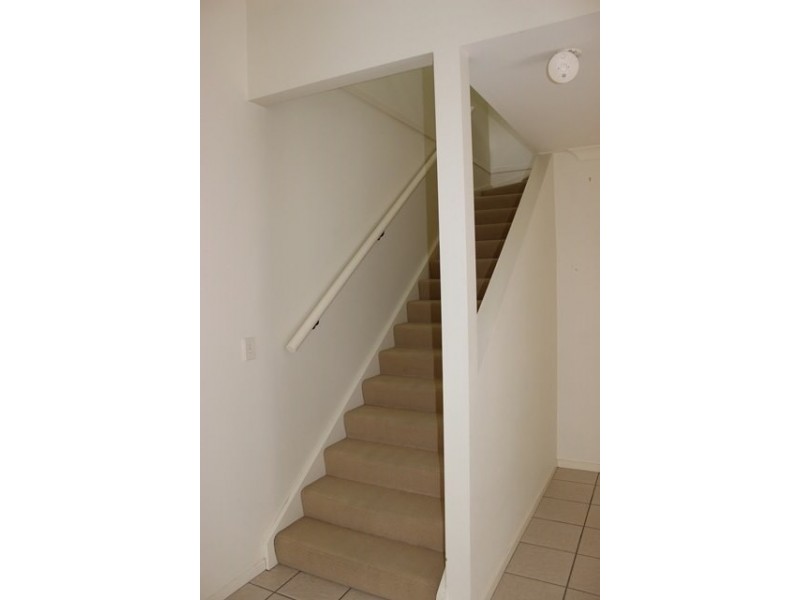 74 Greenway Circuit, Mount Ommaney QLD 4074