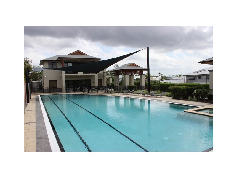 74 Greenway Circuit, Mount Ommaney QLD 4074