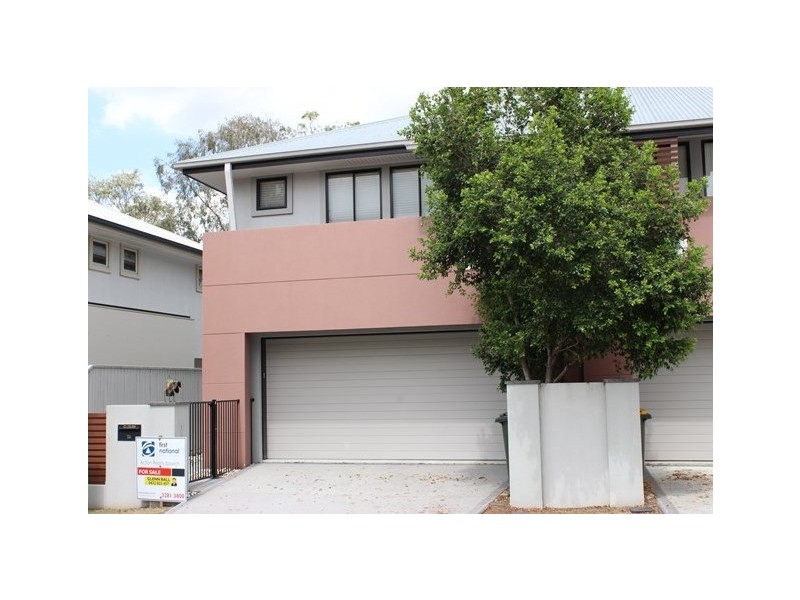 74 Greenway Circuit, Mount Ommaney QLD 4074