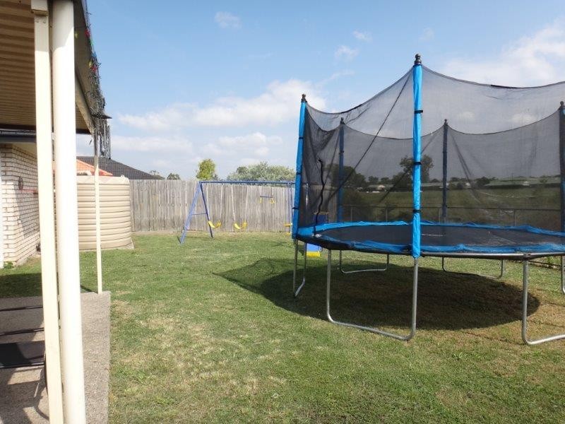 28 Pencarrow Crescent, Raceview QLD 4305