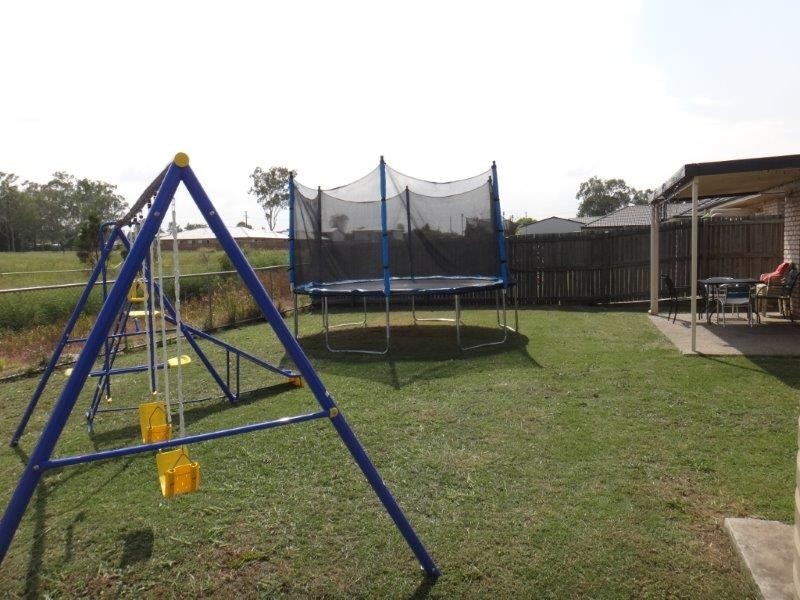 28 Pencarrow Crescent, Raceview QLD 4305