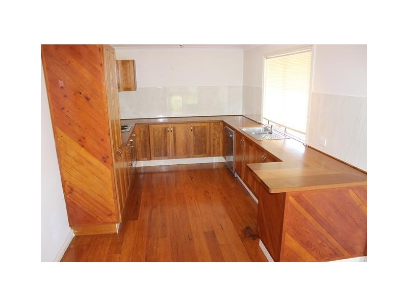 47 Glebe Road, Newtown QLD 4305
