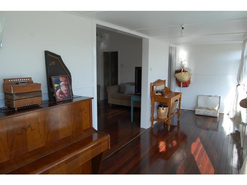 12 Idolwood Street, Eastern Heights QLD 4305