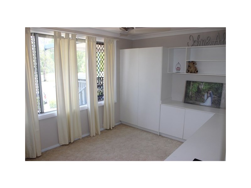 21 Sealy Street, Silkstone QLD 4304