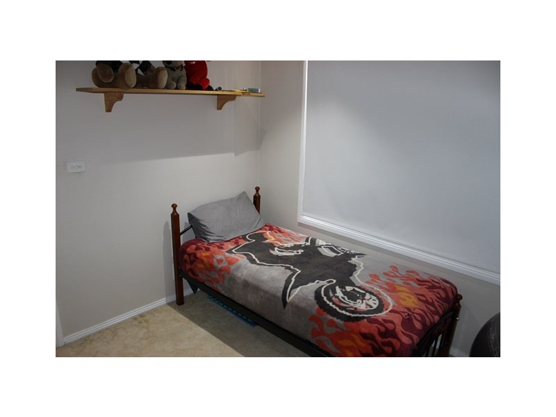 21 Sealy Street, Silkstone QLD 4304