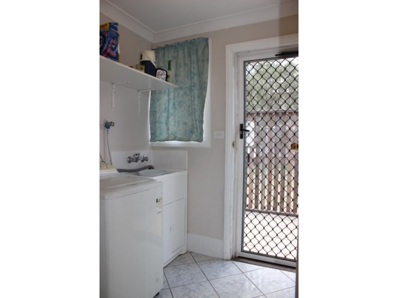 21 Sealy Street, Silkstone QLD 4304