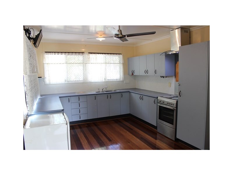 11 Melbourne Street, Brassall QLD 4305