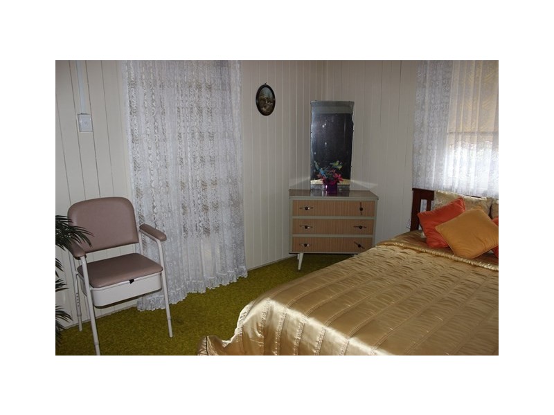 5 Thompson Street, Silkstone QLD 4304